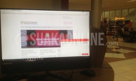 Komputer perpustakaan UIN SGD Bandung memasang software yang menditeksi flashdisk dan memblokir data didalamnya. Hal ini bertujuan agar komputer aman dari virus yang dibawa oleh flashdisk pengunjung perpustakaan, Selasa (21/2/2017). (Putri Ayu Delia Kusumawardani /Magang)